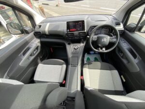 シトロエン ベルランゴ シャイン ディーゼルターボ 1オーナー ガラスルーフ AppleCarPlay